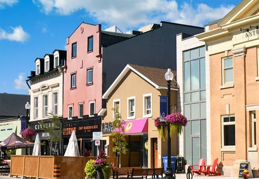 An angled shot of downtown Oakville in Ontario